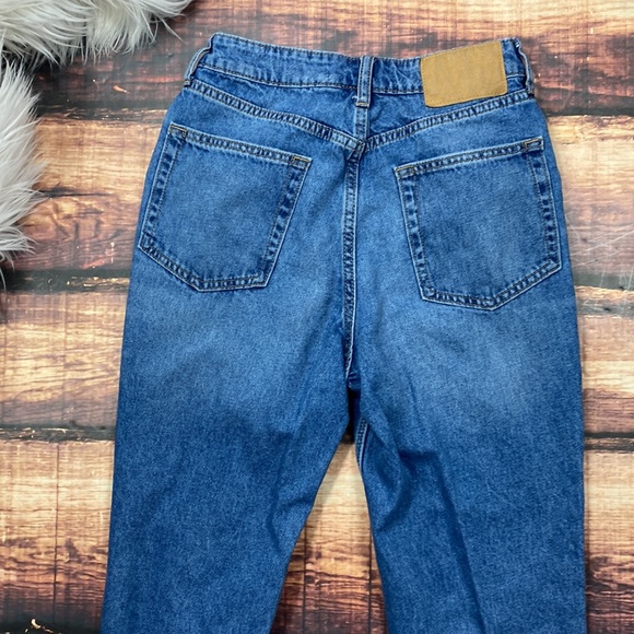 RELISTED H&M High Waisted Mom Jeans Destruct - Picture 7 of 9